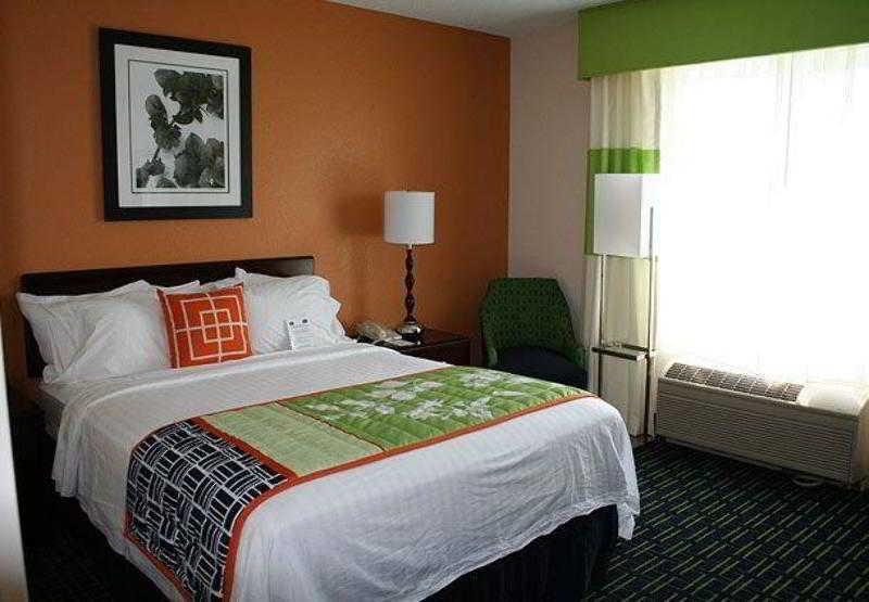 Fairfield Inn And Suites By Marriott Potomac Mills Woodbridge Exterior photo